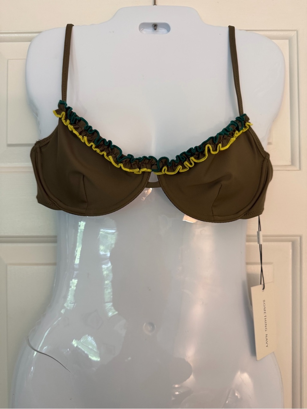 🩷 3/$18 Something Navy Daffodil Ruffle Underwire Bikini Top Olive NWT M
